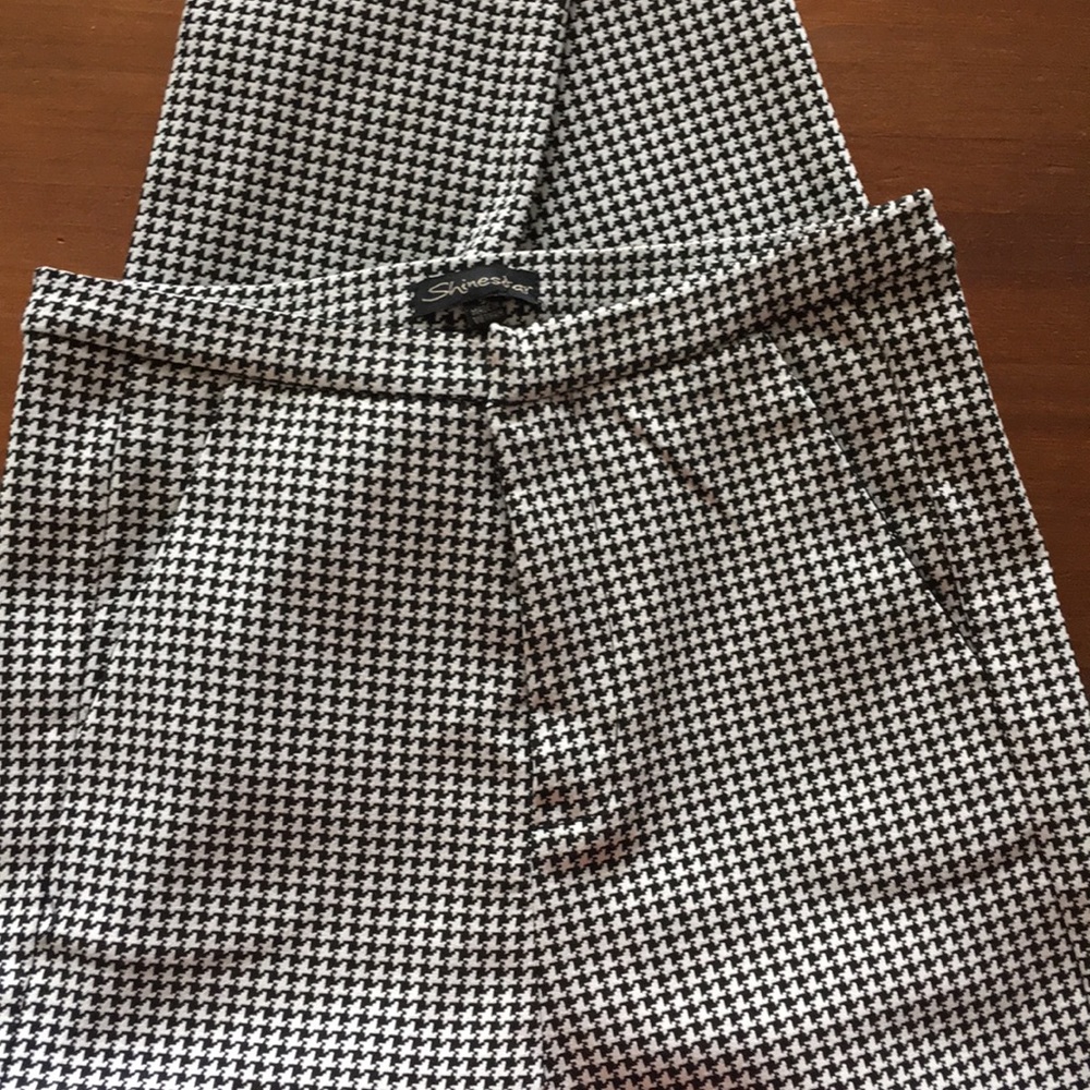 Adorable Houndstooth Crop Pants